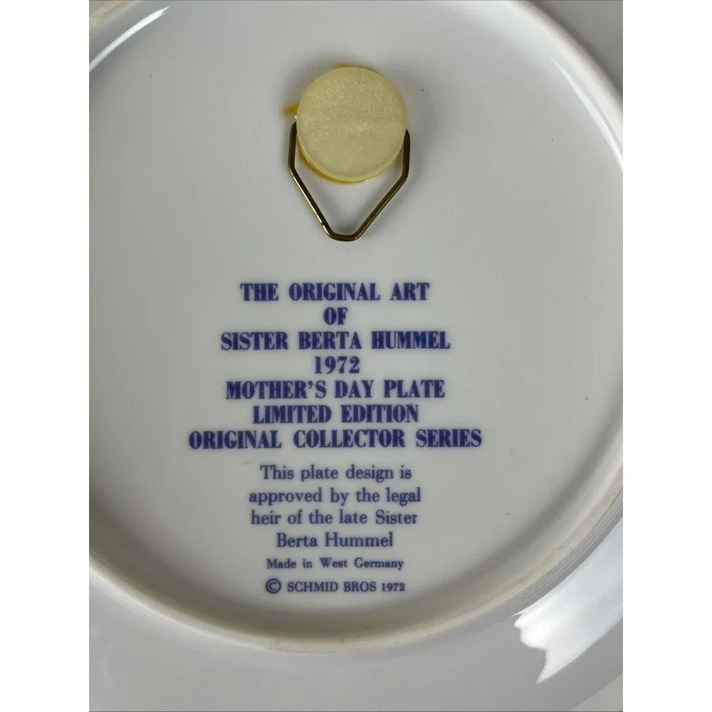 Schmid 1972 Mother’s Day Plate‎ Collector Of Sister Berta Hummel In Original Box